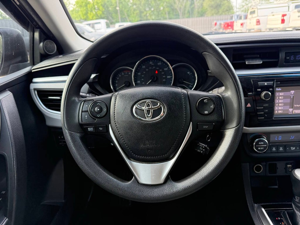 Toyota Corolla Vehicle Full-screen Gallery Image 22