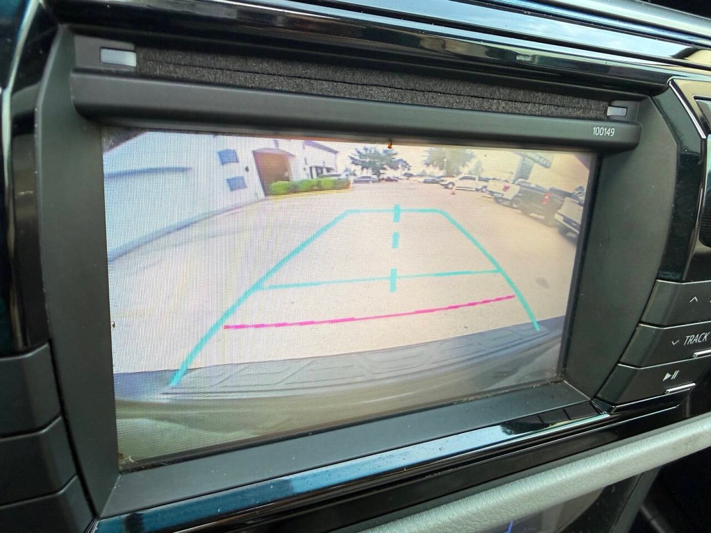 Toyota Corolla Vehicle Full-screen Gallery Image 26