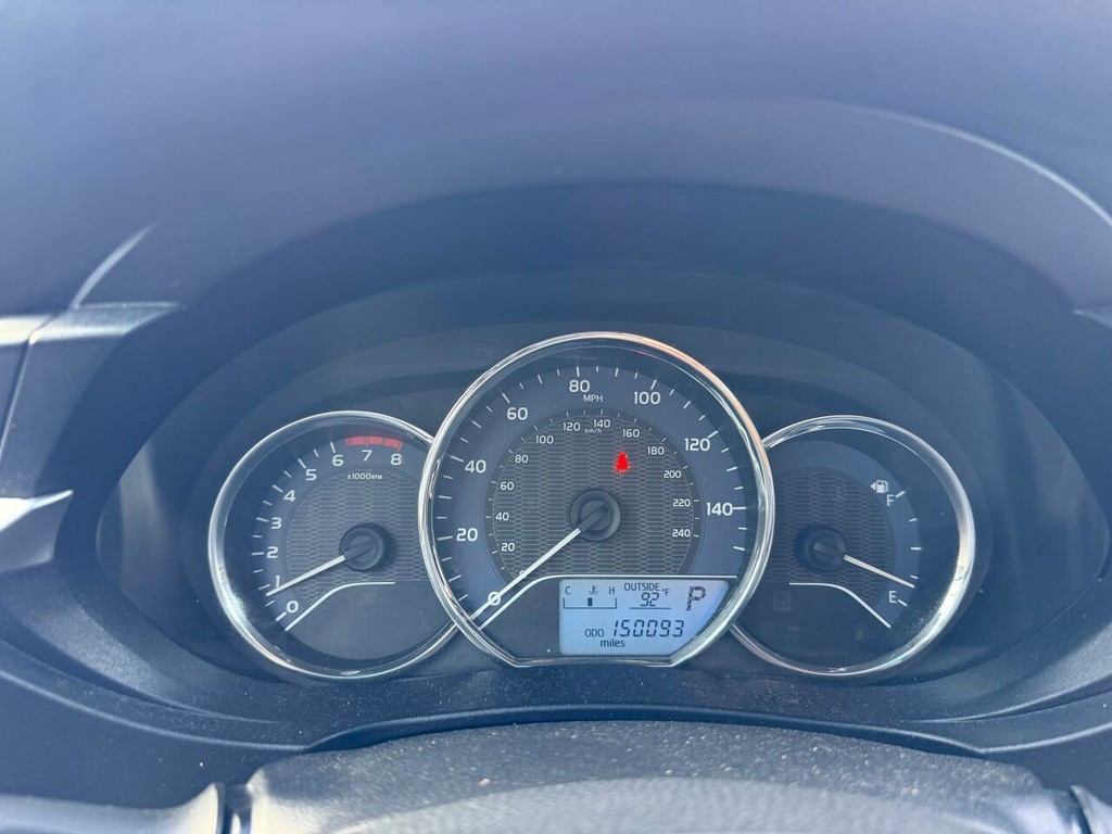 Toyota Corolla Vehicle Full-screen Gallery Image 32