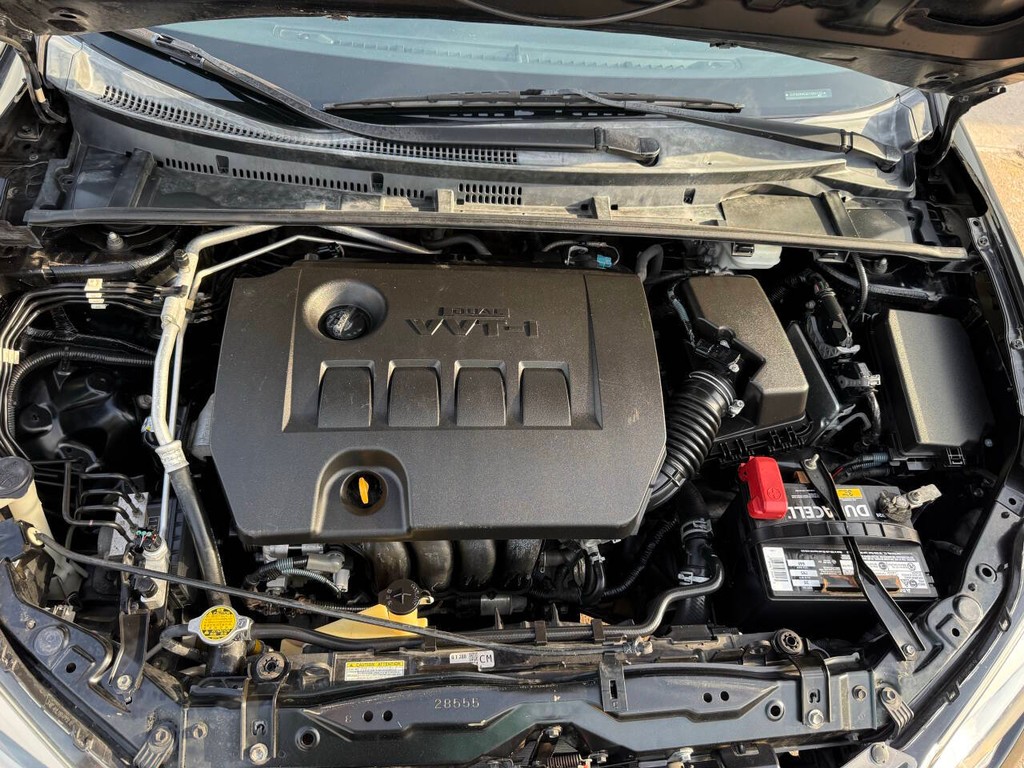 Toyota Corolla Vehicle Full-screen Gallery Image 35