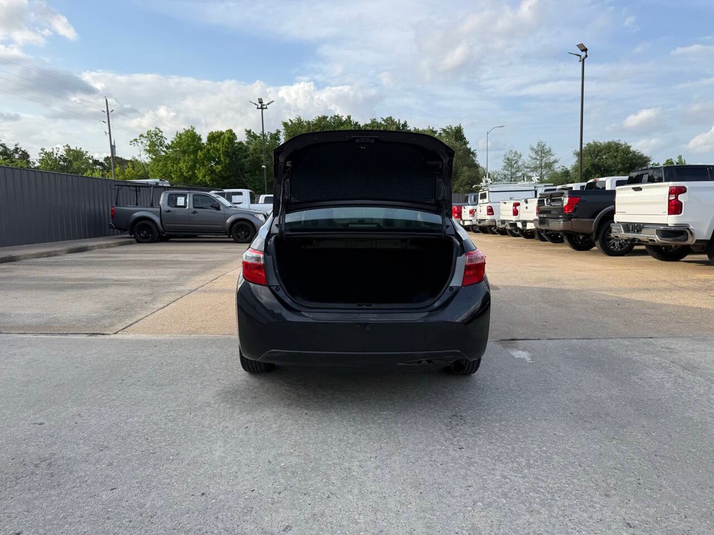 Toyota Corolla Vehicle Full-screen Gallery Image 37