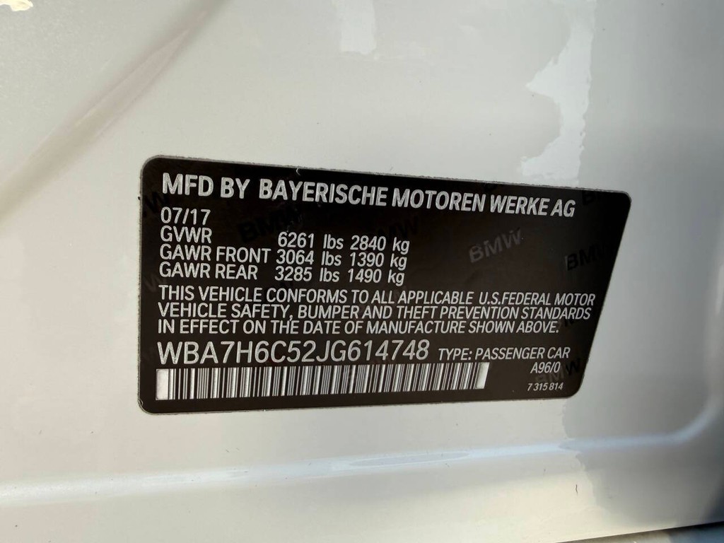 BMW 7 Series Vehicle Full-screen Gallery Image 48