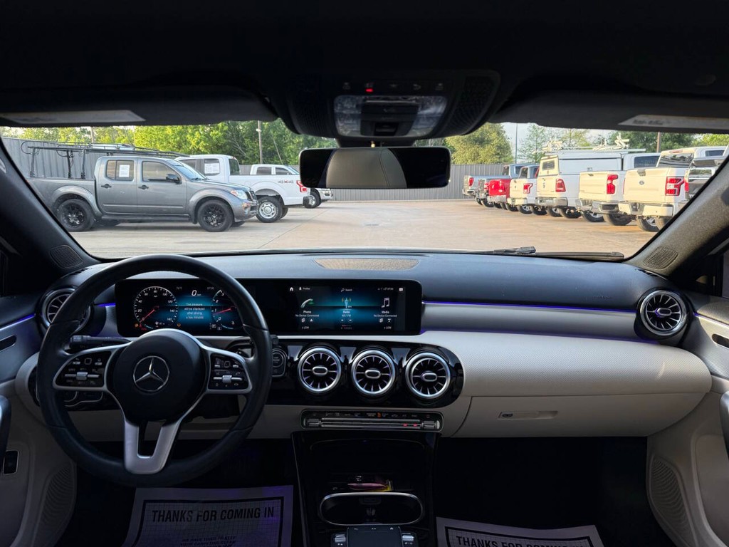 Mercedes-Benz A-Class Vehicle Full-screen Gallery Image 17