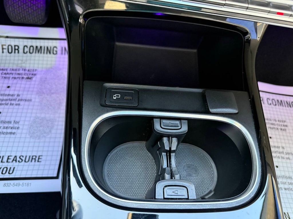 Mercedes-Benz A-Class Vehicle Full-screen Gallery Image 30