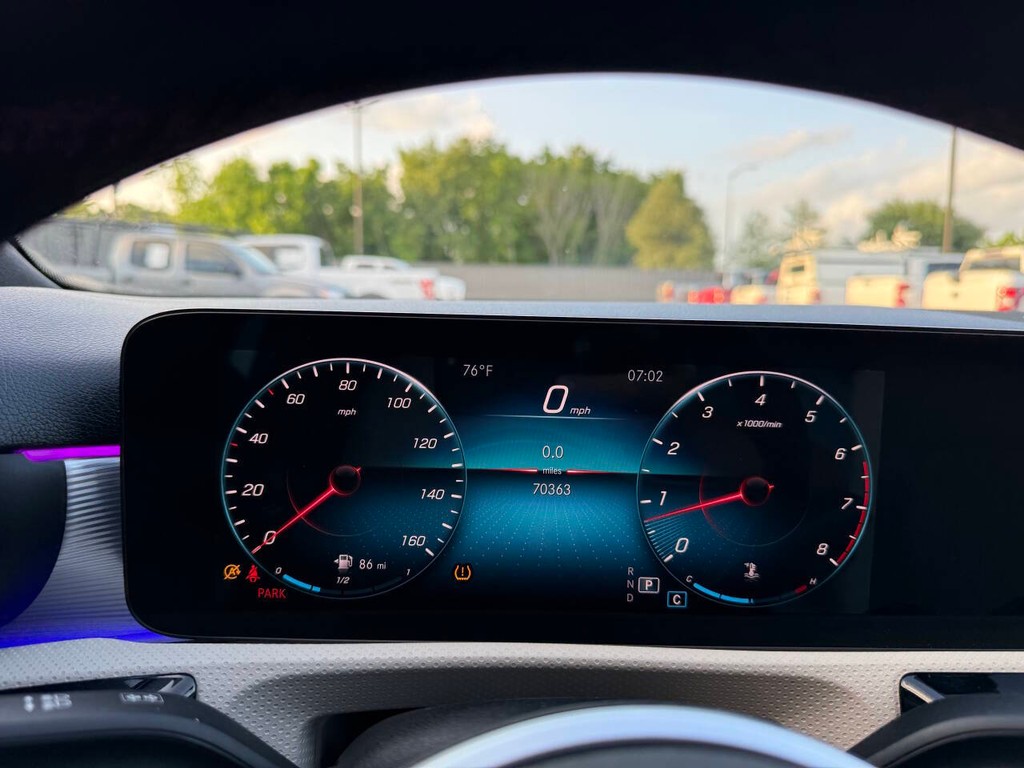 Mercedes-Benz A-Class Vehicle Full-screen Gallery Image 36