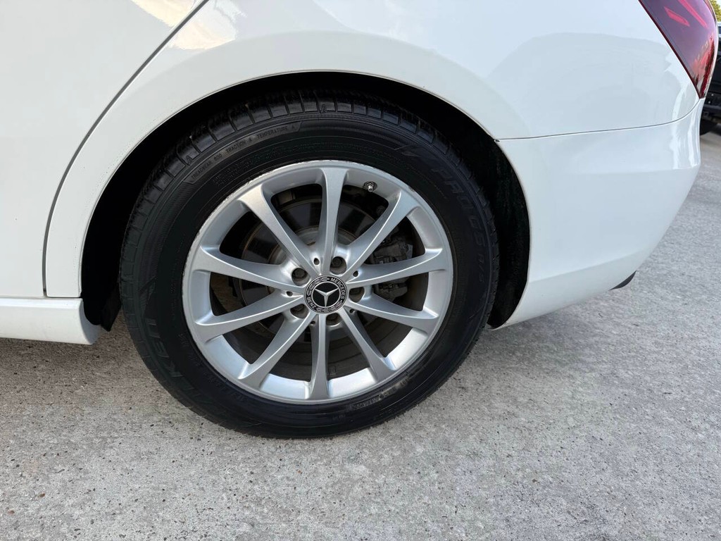 Mercedes-Benz A-Class Vehicle Full-screen Gallery Image 39