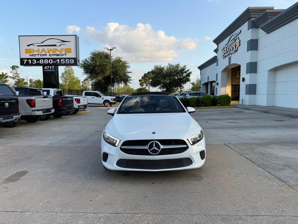 Mercedes-Benz A-Class Vehicle Full-screen Gallery Image 43