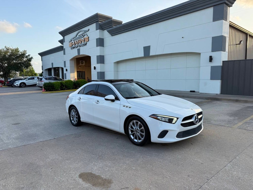 Mercedes-Benz A-Class Vehicle Full-screen Gallery Image 44