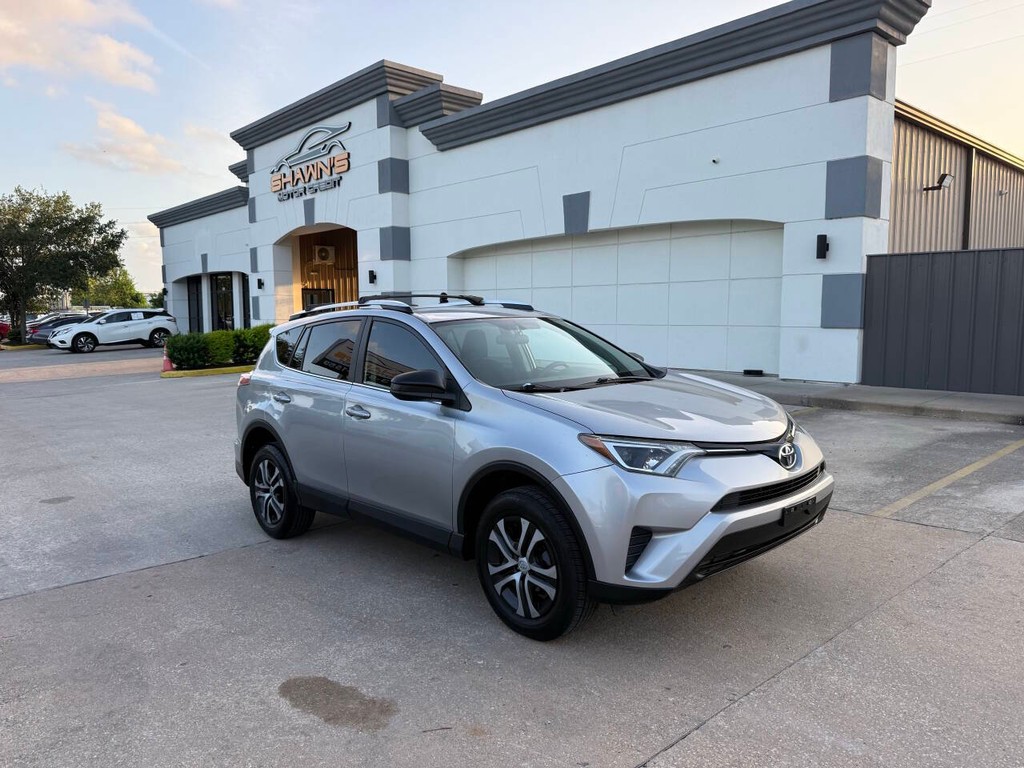 Toyota RAV4 Vehicle Full-screen Gallery Image 02