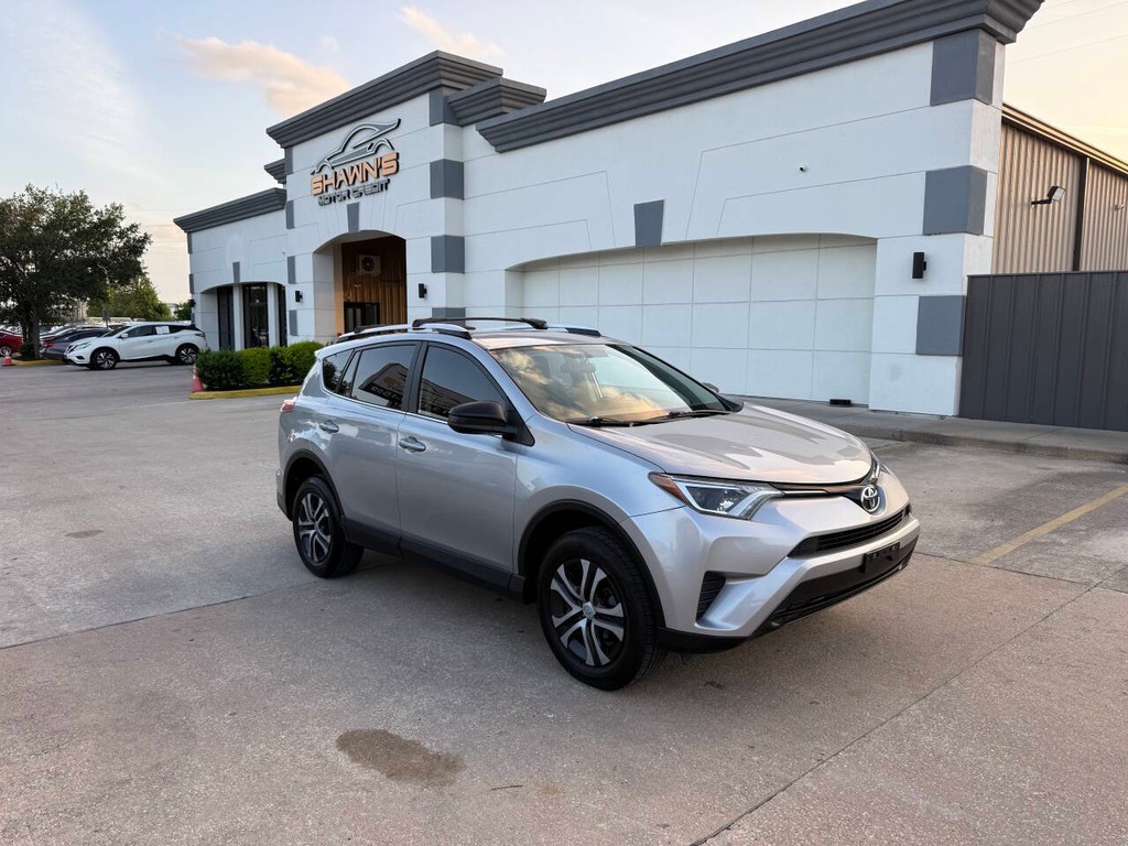 Toyota RAV4 Vehicle Full-screen Gallery Image 42