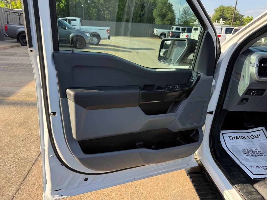 Ford F-150 Vehicle Full-screen Gallery Image 08