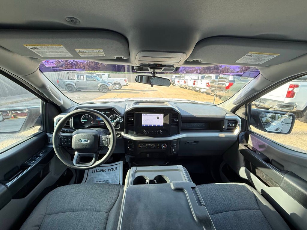 Ford F-150 Vehicle Full-screen Gallery Image 18