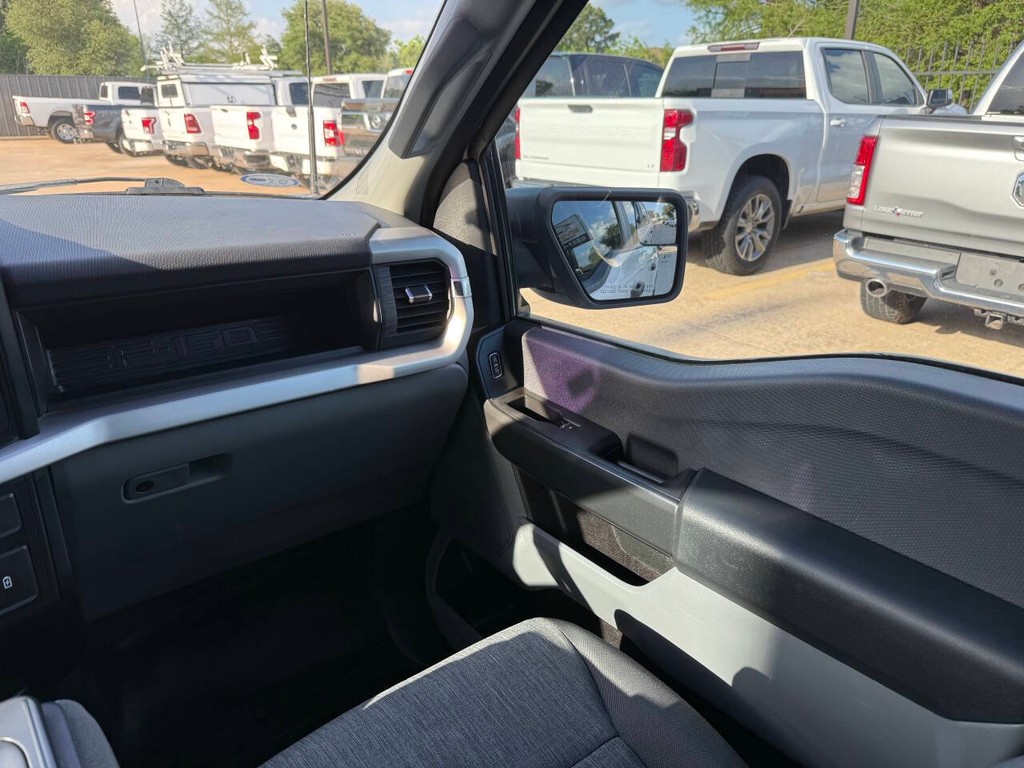 Ford F-150 Vehicle Full-screen Gallery Image 20