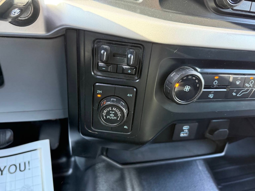 Ford F-150 Vehicle Full-screen Gallery Image 28