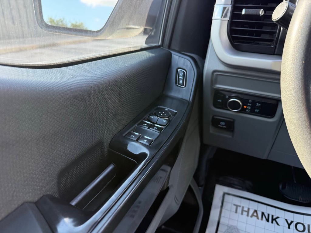 Ford F-150 Vehicle Full-screen Gallery Image 30