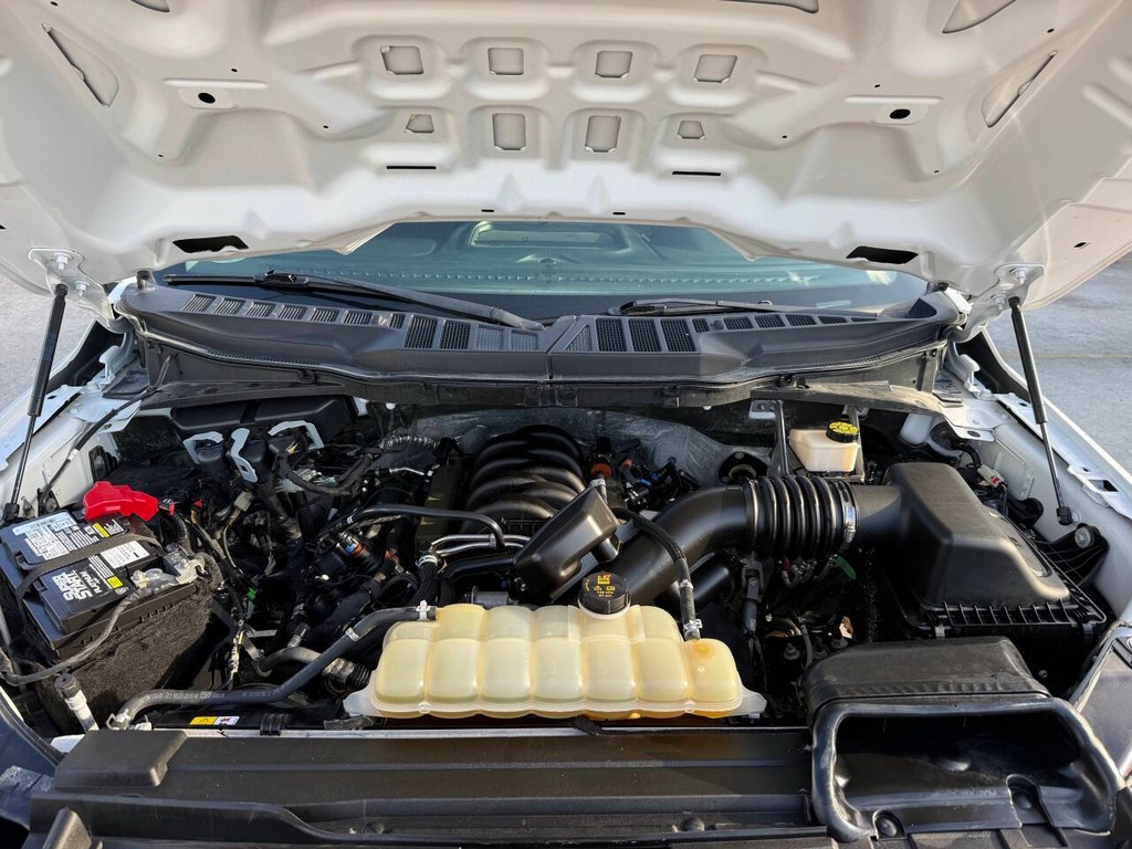 Ford F-150 Vehicle Full-screen Gallery Image 35