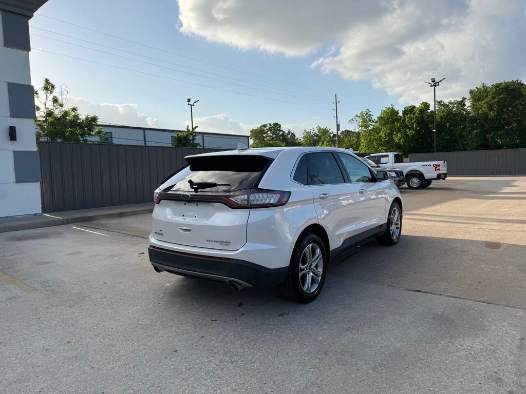 Ford Edge Vehicle Full-screen Gallery Image 05