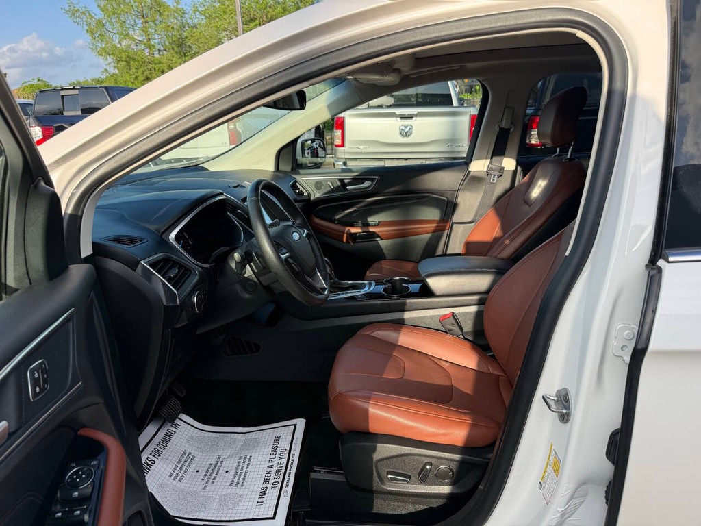 Ford Edge Vehicle Full-screen Gallery Image 07