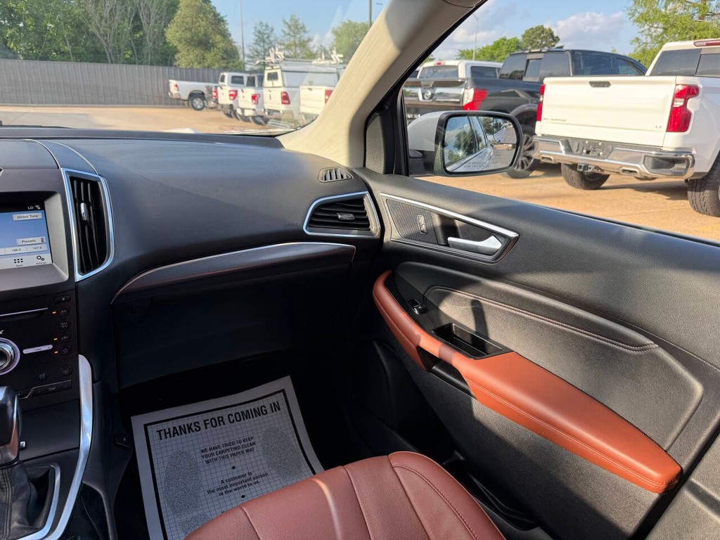 Ford Edge Vehicle Full-screen Gallery Image 20