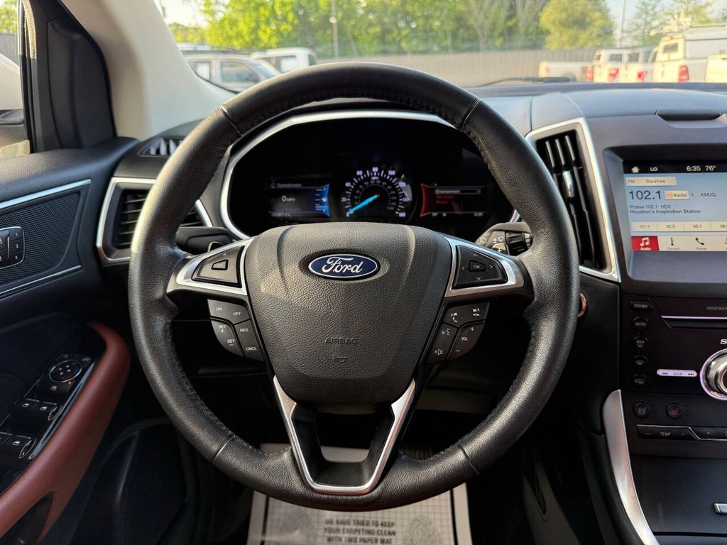 Ford Edge Vehicle Full-screen Gallery Image 23