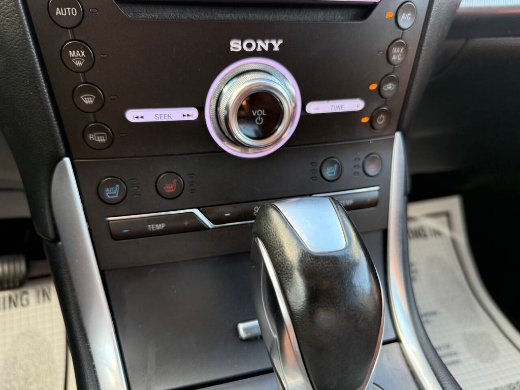 Ford Edge Vehicle Full-screen Gallery Image 30