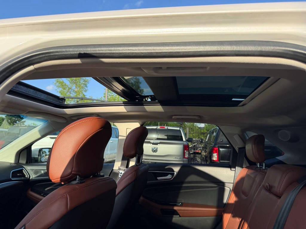 Ford Edge Vehicle Full-screen Gallery Image 34