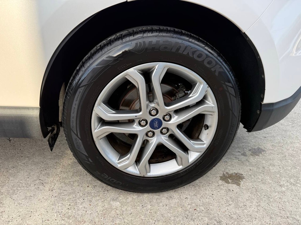 Ford Edge Vehicle Full-screen Gallery Image 40