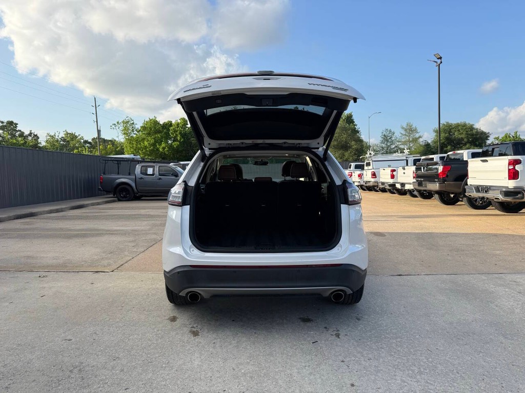 Ford Edge Vehicle Full-screen Gallery Image 43