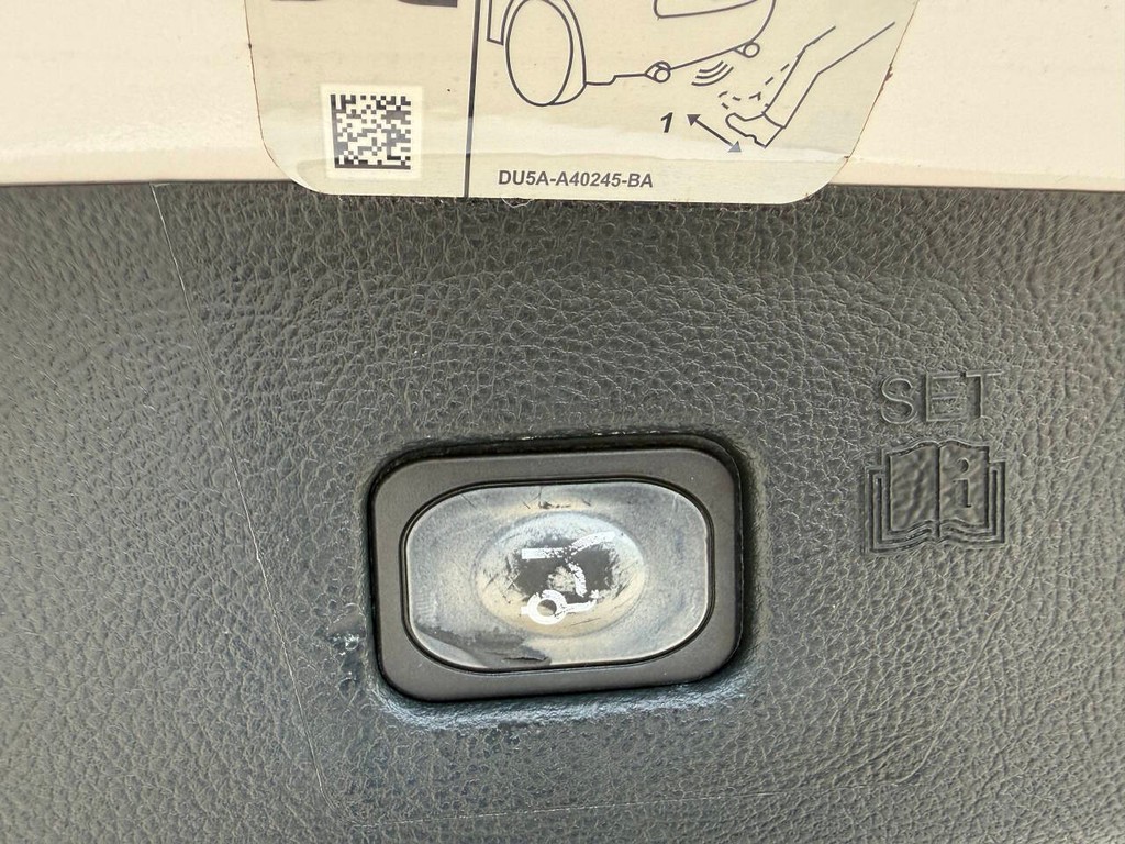 Ford Edge Vehicle Full-screen Gallery Image 44