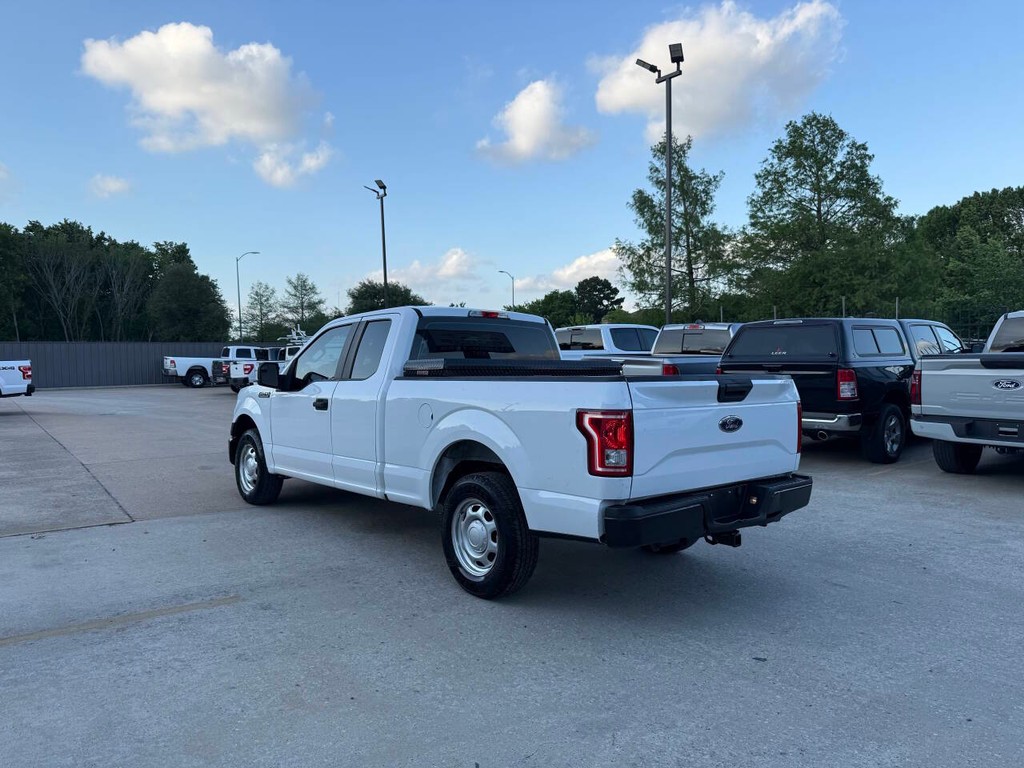 Ford F-150 Vehicle Full-screen Gallery Image 04