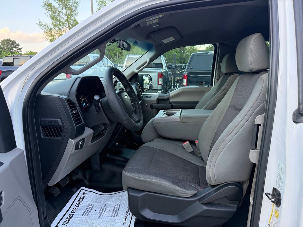 Ford F-150 Vehicle Full-screen Gallery Image 07