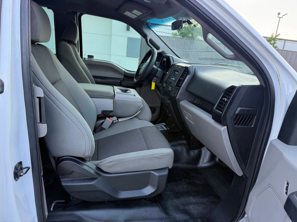 Ford F-150 Vehicle Full-screen Gallery Image 10
