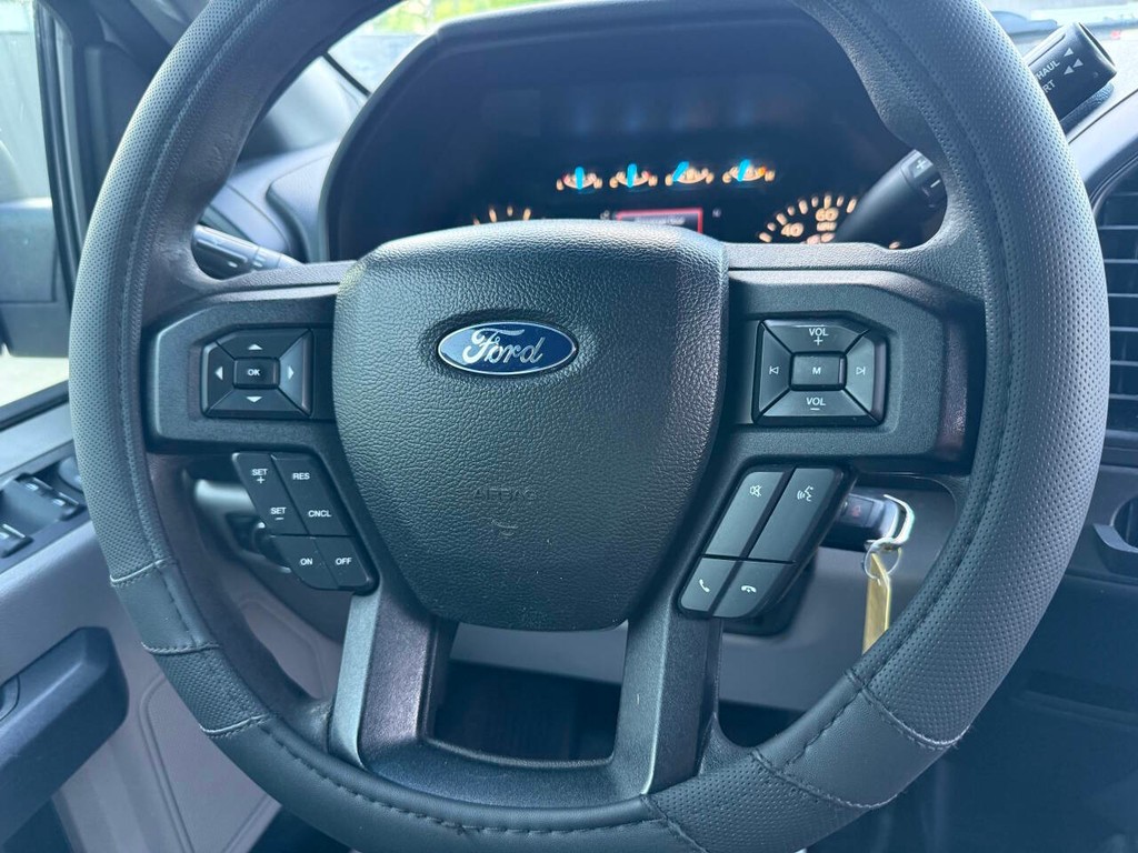 Ford F-150 Vehicle Full-screen Gallery Image 20