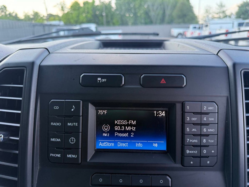 Ford F-150 Vehicle Full-screen Gallery Image 22