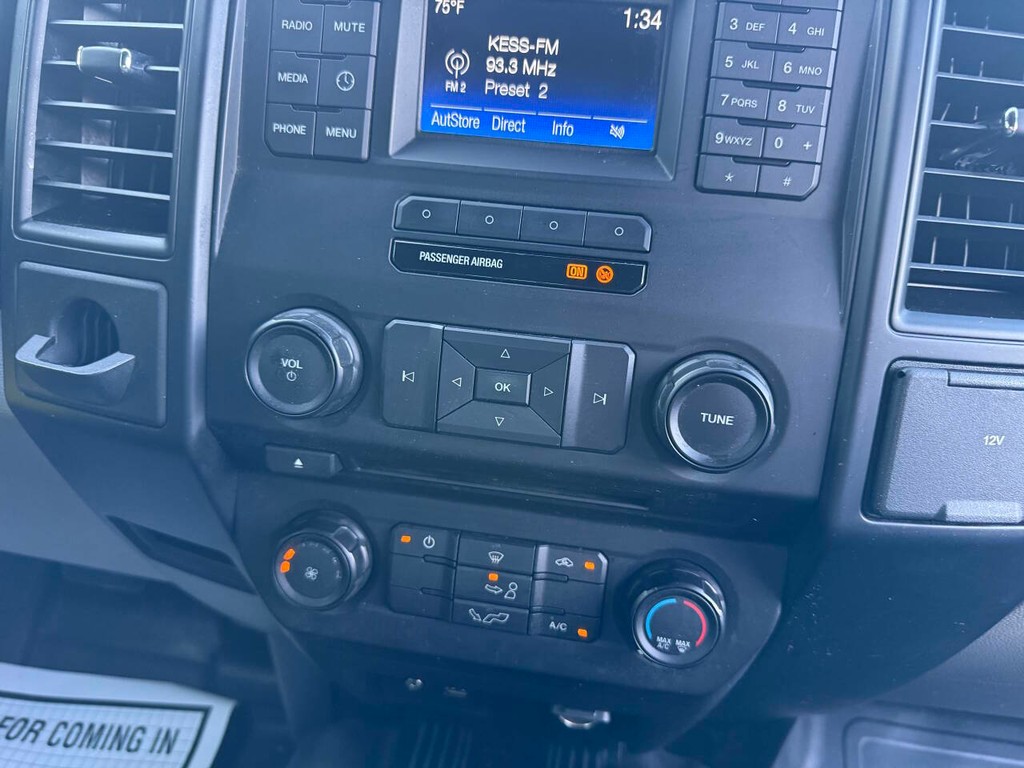 Ford F-150 Vehicle Full-screen Gallery Image 23