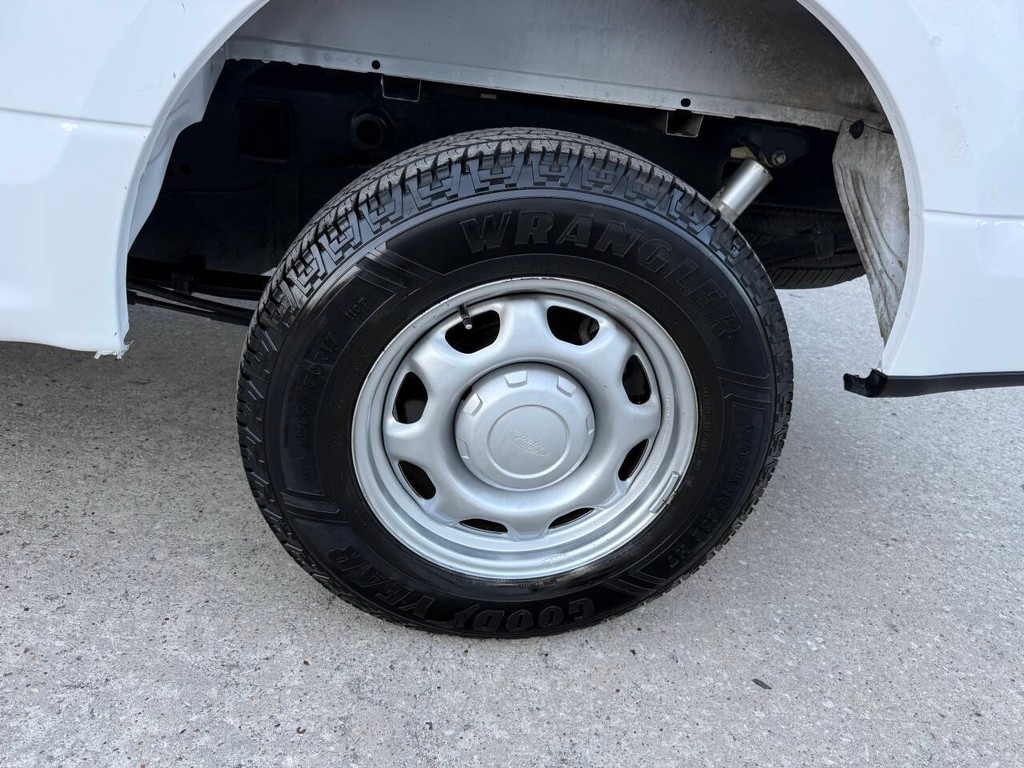 Ford F-150 Vehicle Full-screen Gallery Image 31