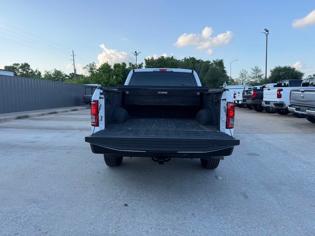 Ford F-150 Vehicle Full-screen Gallery Image 33