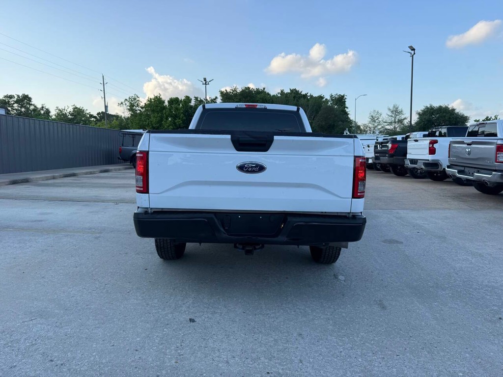 Ford F-150 Vehicle Full-screen Gallery Image 34