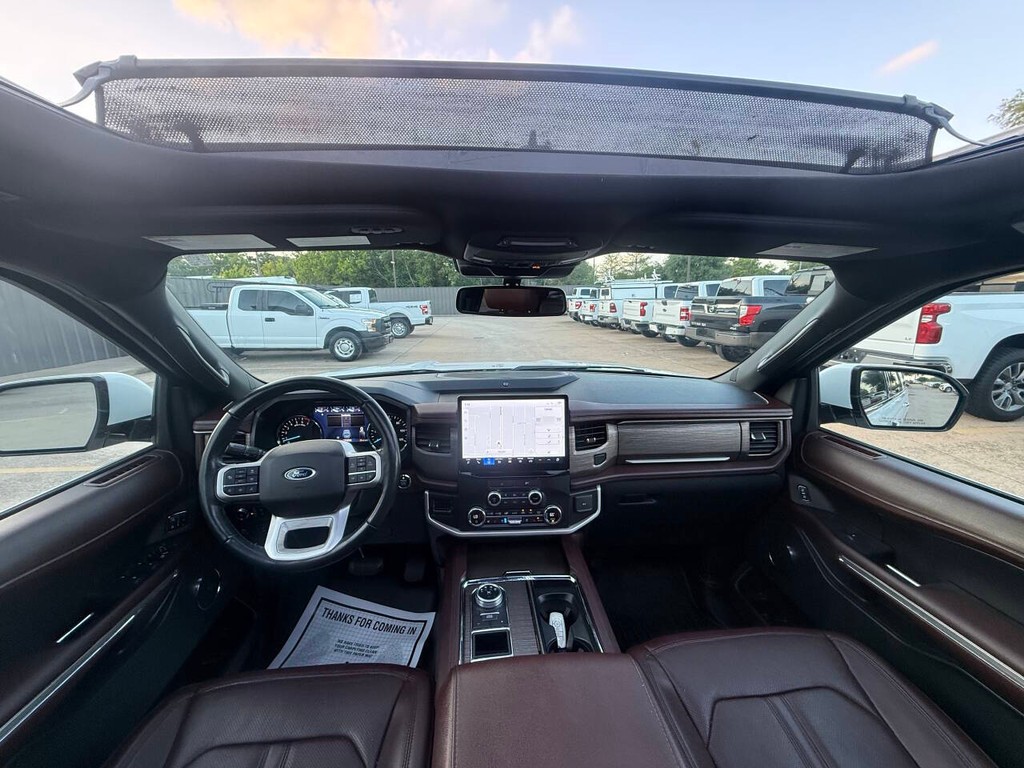 Ford Expedition Max Vehicle Full-screen Gallery Image 20