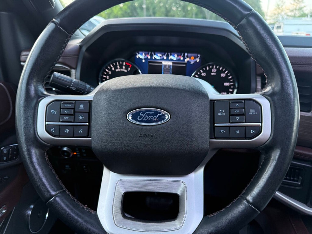 Ford Expedition Max Vehicle Full-screen Gallery Image 23