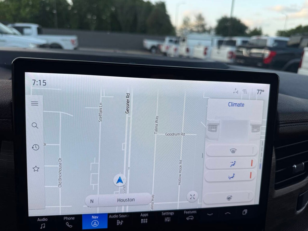 Ford Expedition Max Vehicle Full-screen Gallery Image 25