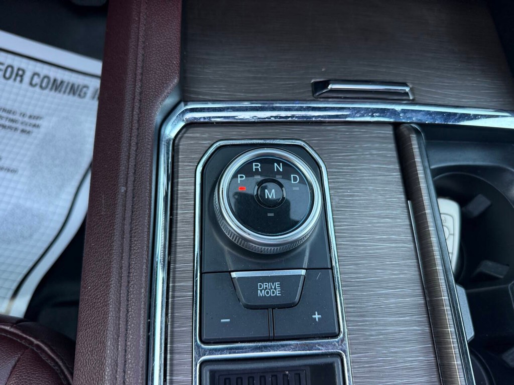 Ford Expedition Max Vehicle Full-screen Gallery Image 28