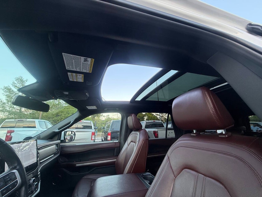 Ford Expedition Max Vehicle Full-screen Gallery Image 33