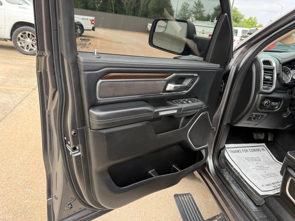 Ram 1500 Vehicle Full-screen Gallery Image 08