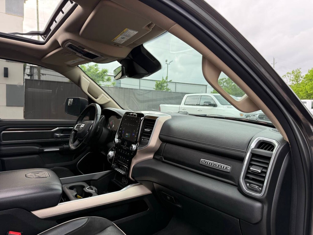 Ram 1500 Vehicle Full-screen Gallery Image 09