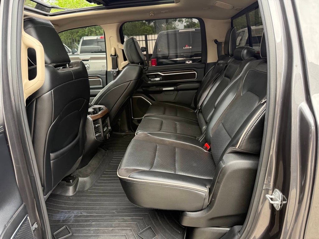 Ram 1500 Vehicle Full-screen Gallery Image 13