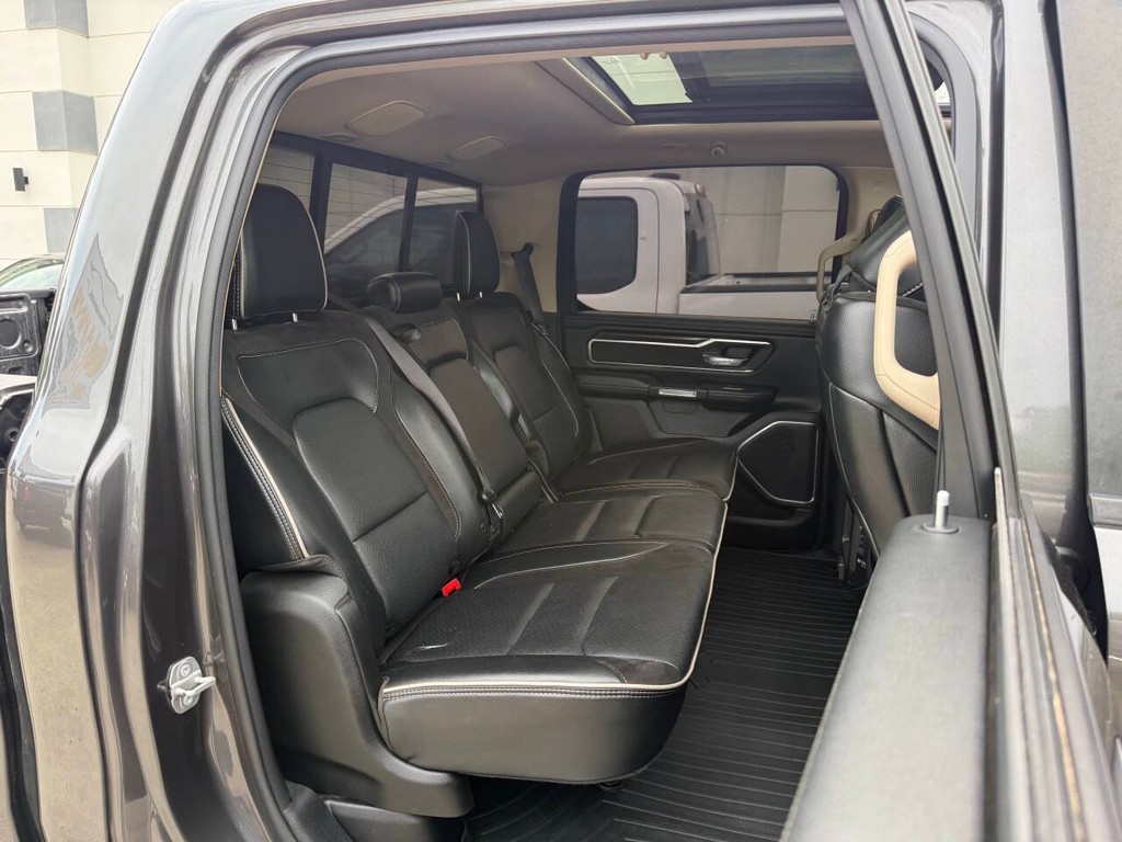 Ram 1500 Vehicle Full-screen Gallery Image 15