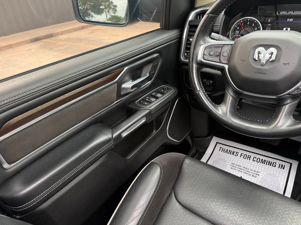 Ram 1500 Vehicle Full-screen Gallery Image 19