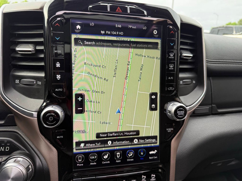 Ram 1500 Vehicle Full-screen Gallery Image 25