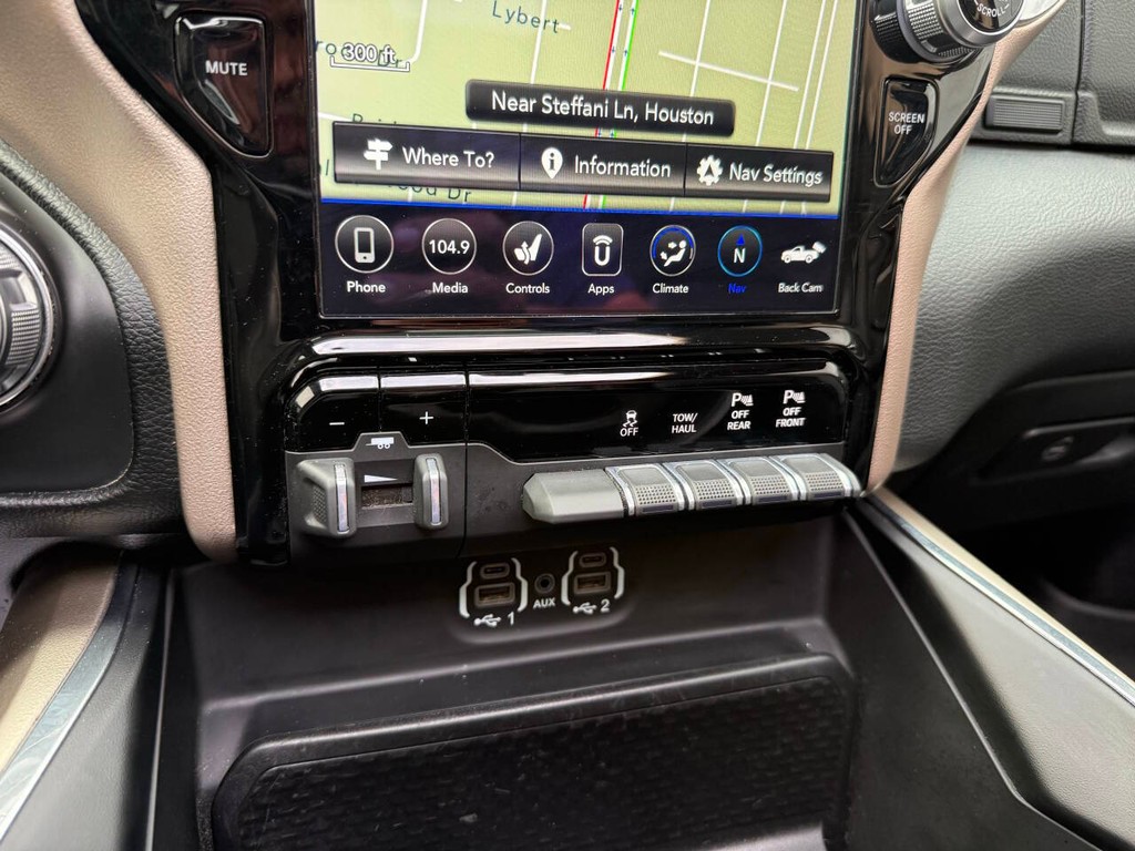 Ram 1500 Vehicle Full-screen Gallery Image 28